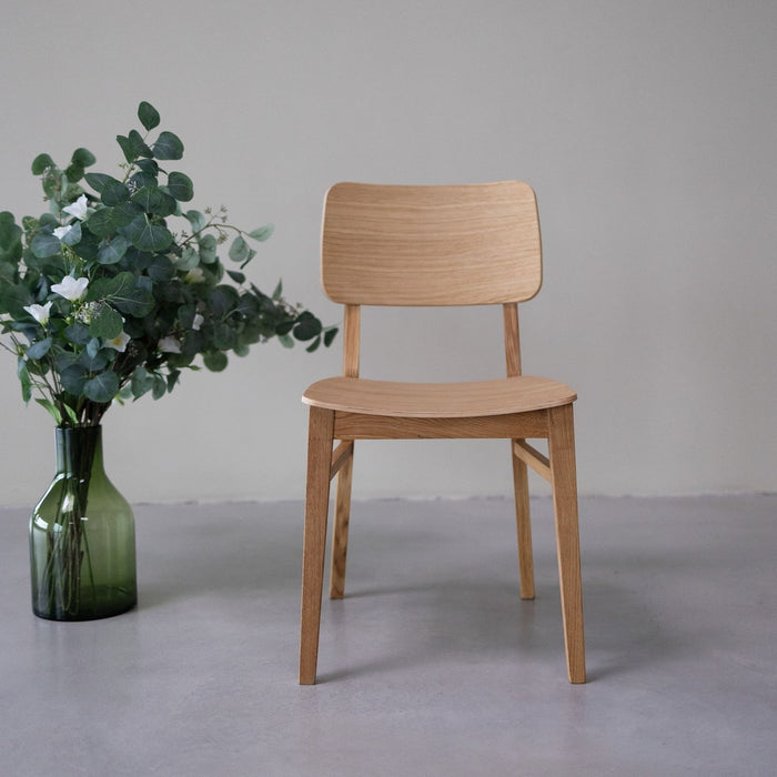 Lot de 2 ou 4 chaises de salle à manger en bois de chêne KODAMA | VESKOR