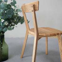 Lot de 2 ou 4 chaises de salle à manger en chêne massif VICTORIA | VESKOR