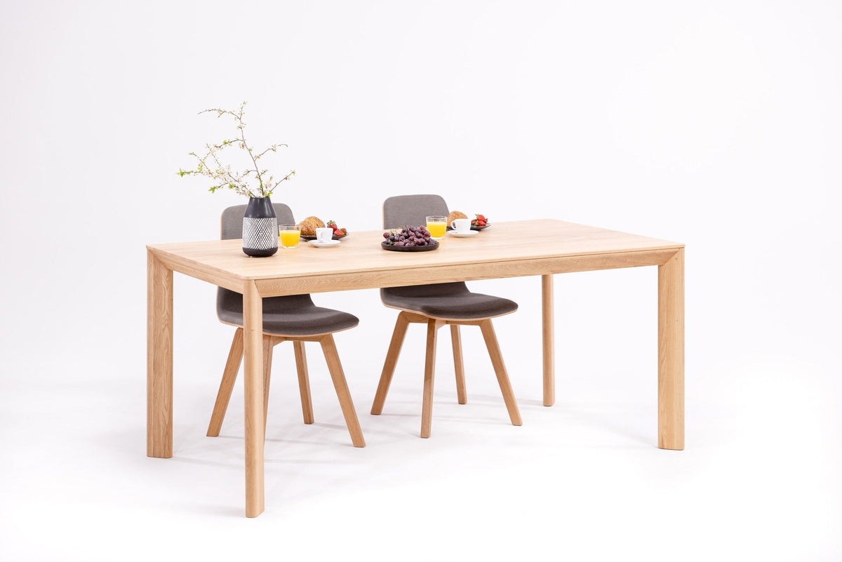 Table de salle à manger à rallonge en bois massif DITA | KARPIS