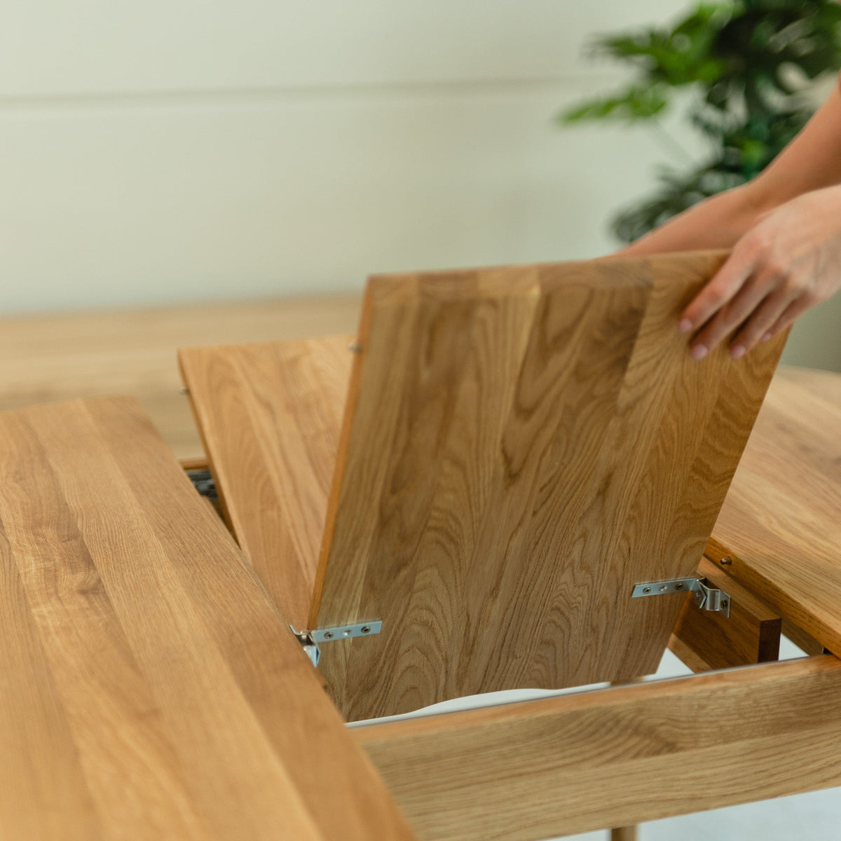 Table de salle à manger ronde à rallonge en bois de chêne MALMO | VESKOR