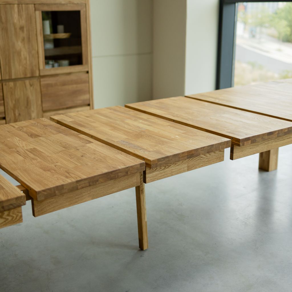 Table de salle à manger rectangulaire extensible en chêne BALDER jusqu'à 5 m | VESKOR
