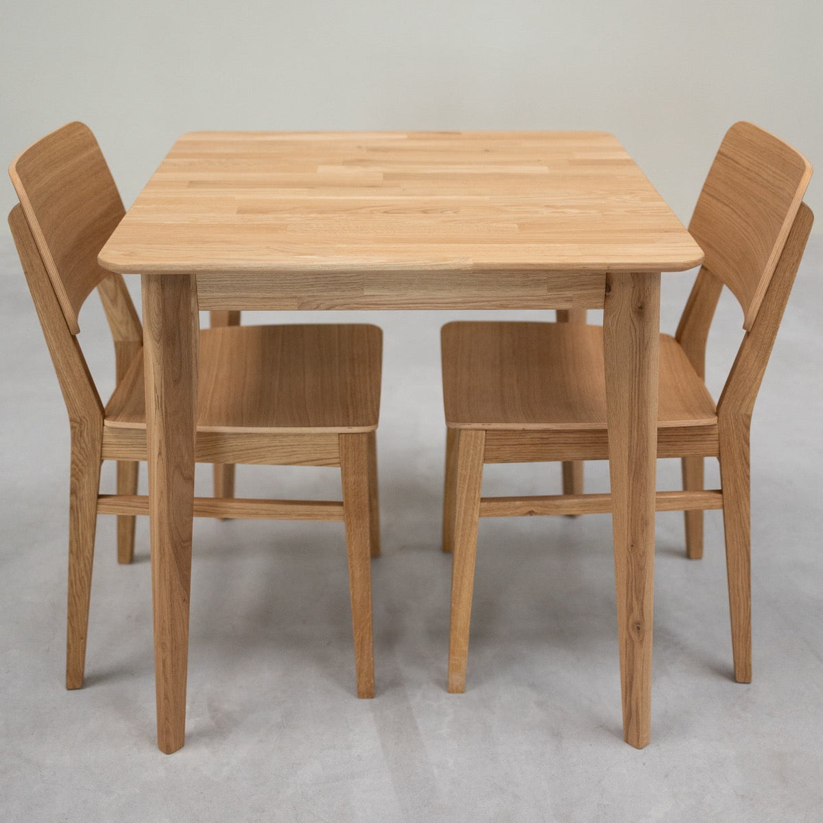 Table de salle à manger carrée en chêne massif GUSTAF | VESKOR