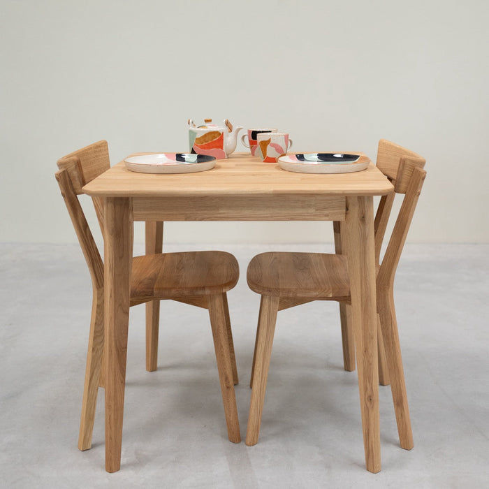 Table de salle à manger carrée en chêne massif GUSTAF | VESKOR