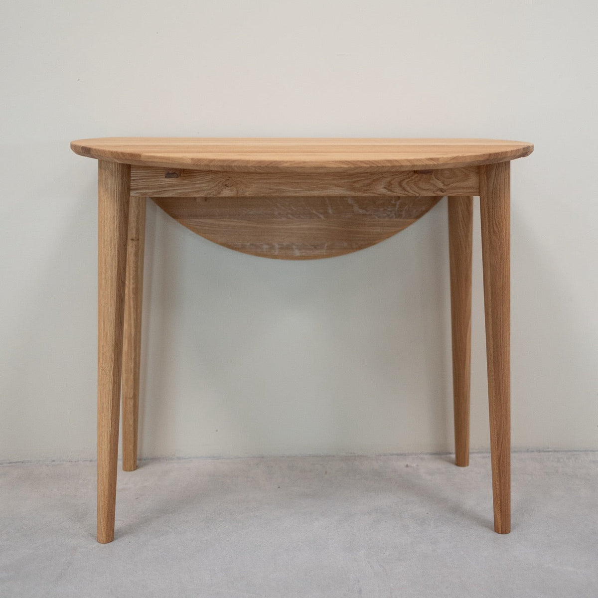 Table de salle à manger ronde à rallonge en chêne massif LUNA | VESKOR