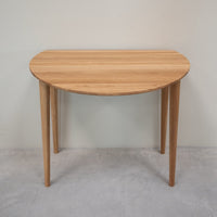 Table de salle à manger ronde à rallonge en chêne massif LUNA | VESKOR