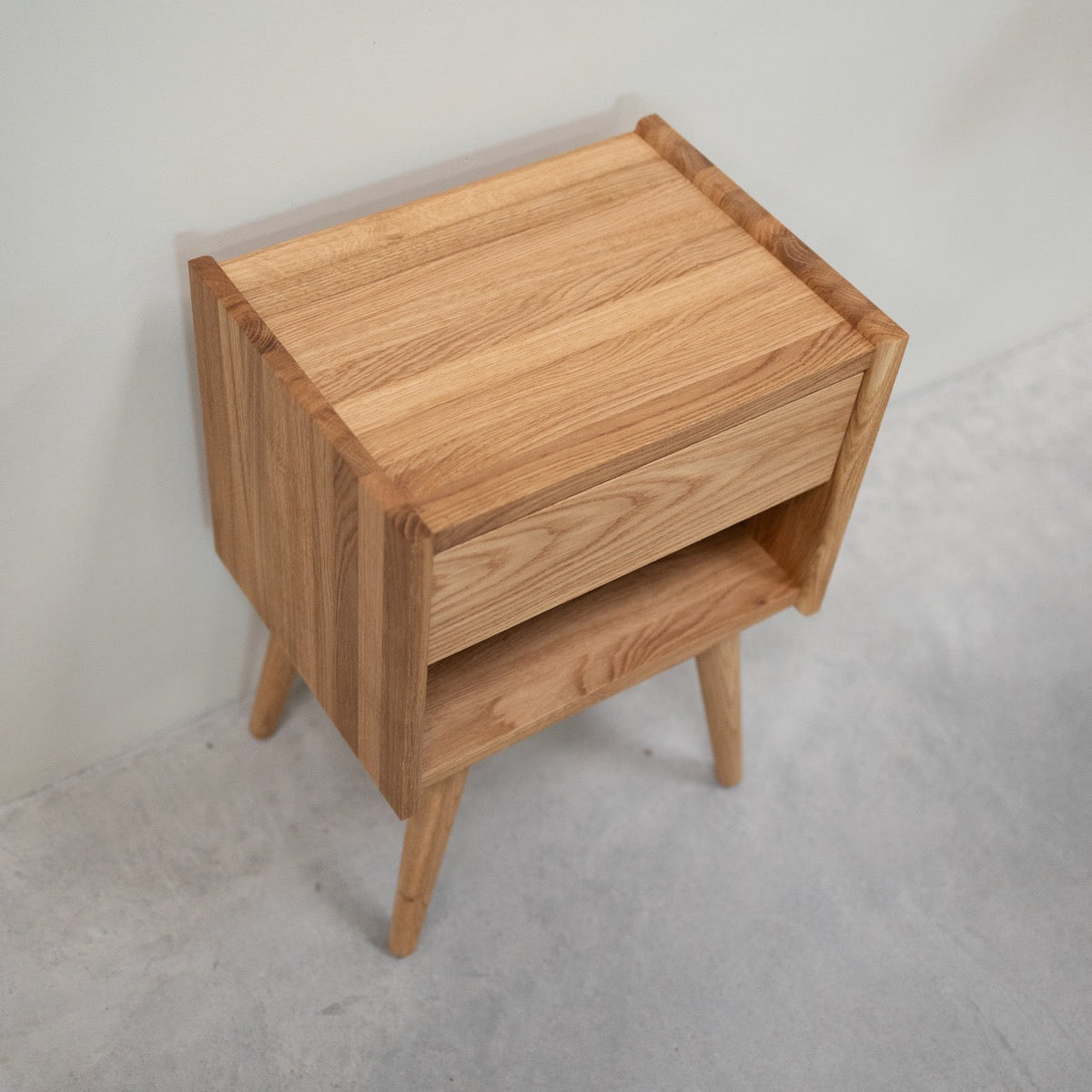 Table de chevet en chêne massif MALMO | VESKOR