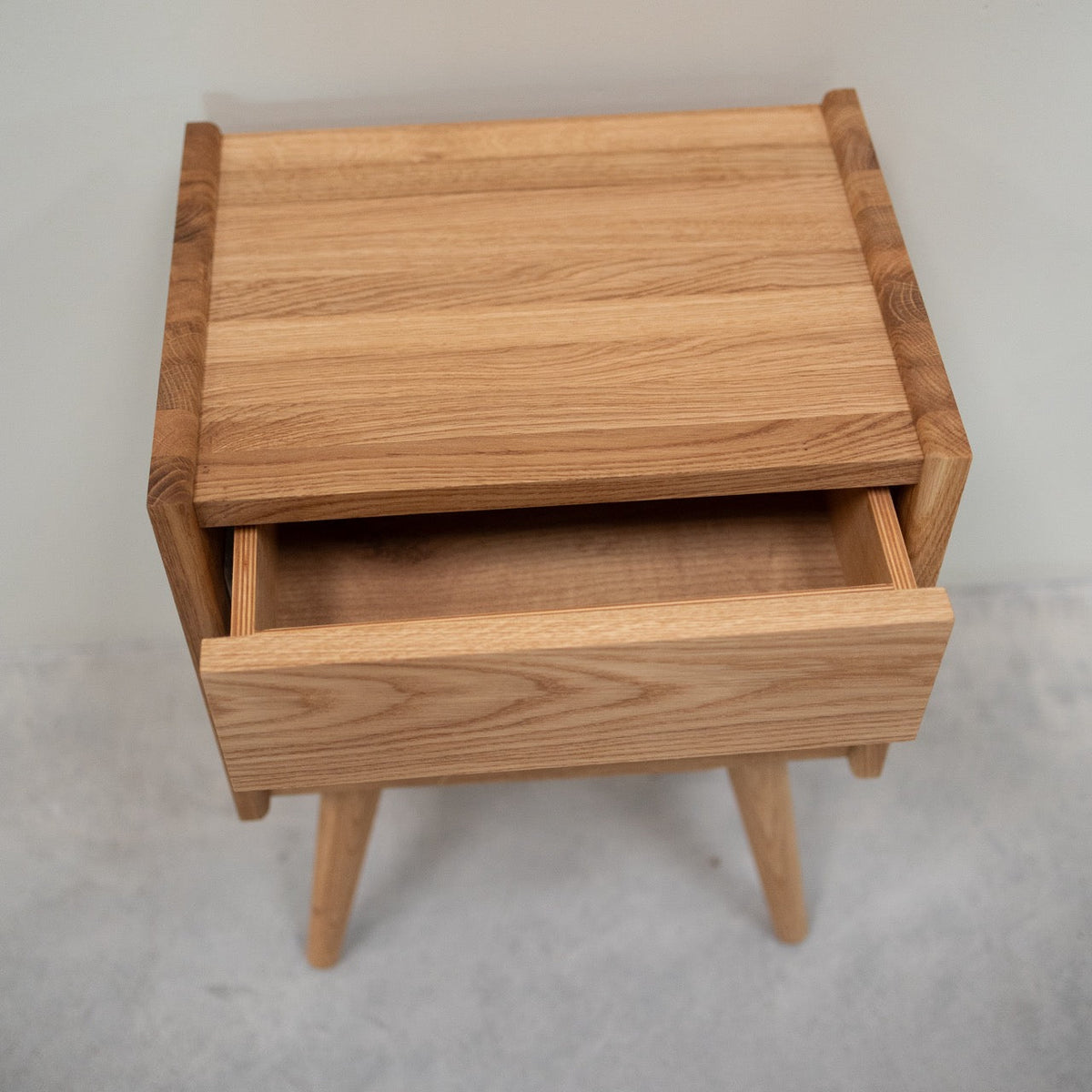 Table de chevet en chêne massif MALMO | VESKOR
