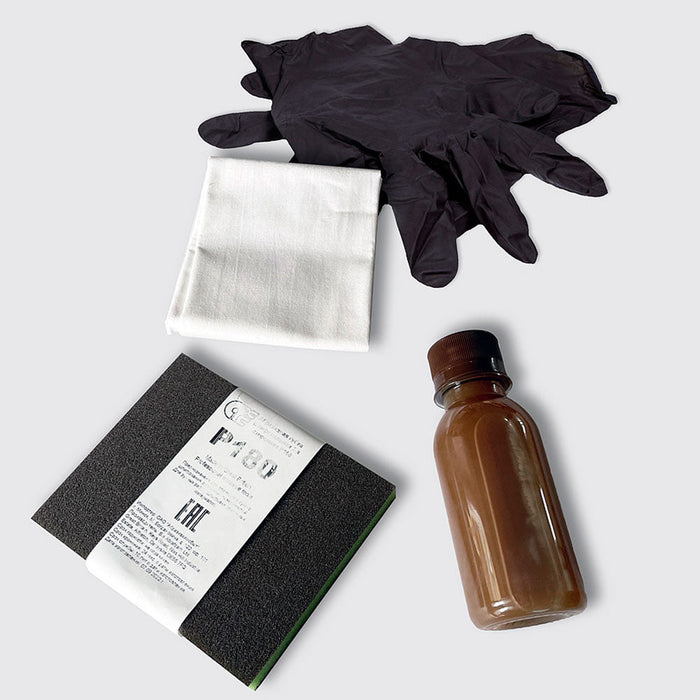 Kit avec huile pour l'entretien des meubles en bois massif