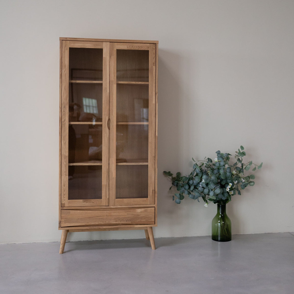 Vitrine en chêne MALMO | VESKOR