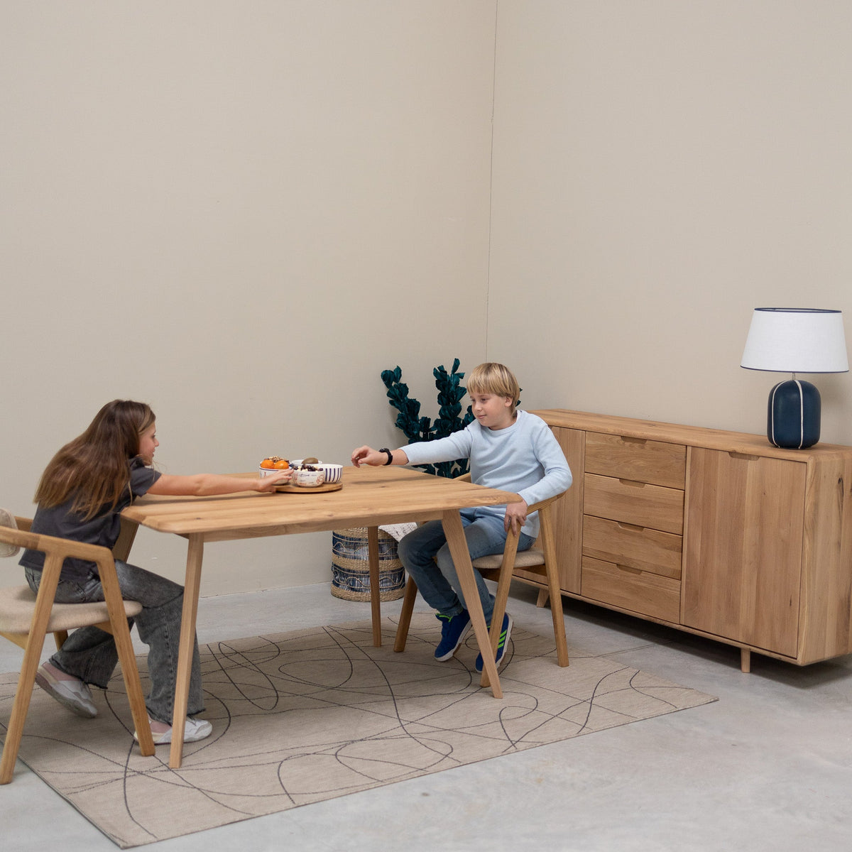 Table de salle à manger fixe en bois massif SUÈDE | VESKOR
