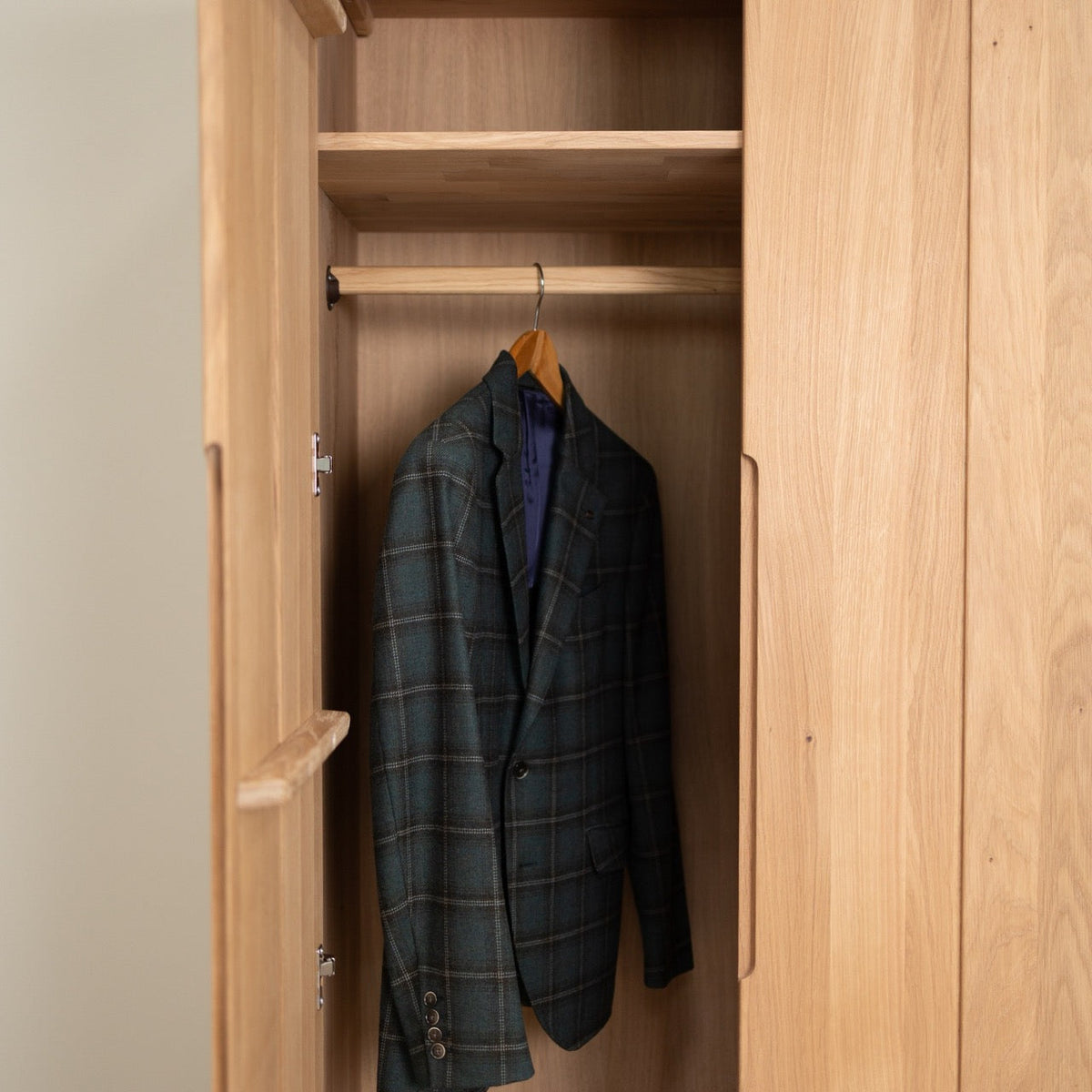 Armoire à 2 portes en bois massif Sweden | VESKOR